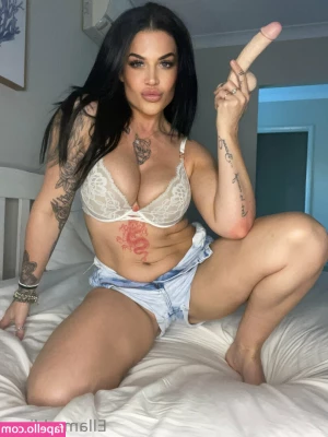 ellamaddison - おパンツ写真 脱いでるパティーン 写真2枚組です