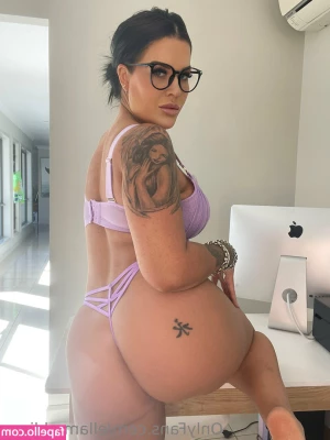 ellamaddison - Sweet dreams 😈