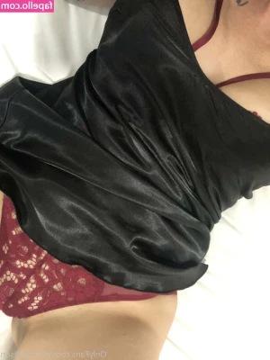 ellamaddison - where do your eyes go first  booty or feet