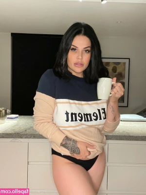 ellamaddison - Two and a half minutes of ASMR stepping  squishing  smearing