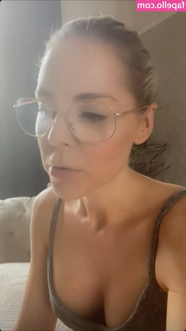 Stephanie Waring [ stephanie-waring ] - Should thursday be another fuck machine day but maybe… I cum a