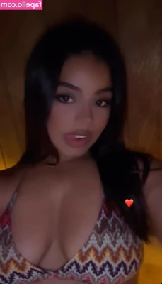 A.vriell [ a-vriell ] - doing a new shoot with  sarahmoany tonight  what should i do with her