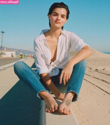 Brianna Hildebrand [ brianna-hildebrand ] - I can t believe xmas is right around the corner  Don t forget about