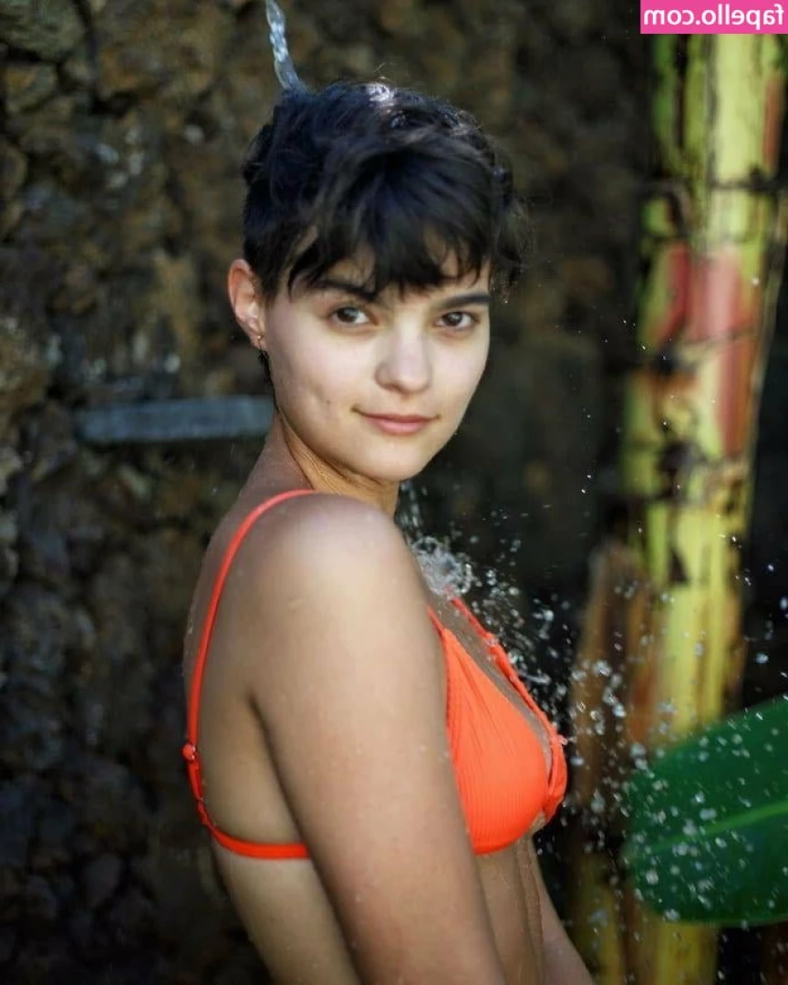Brianna Hildebrand [ brianna-hildebrand ] - Buff Dead Lifts