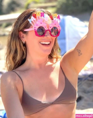 Ashley Tisdale [ ashley-tisdale ] - How’s my 🍑 look today? part 1