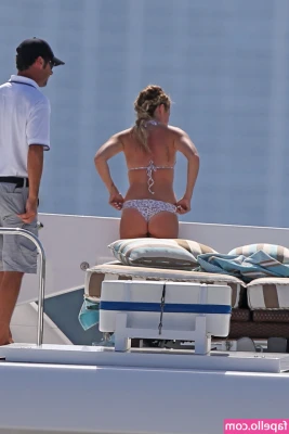 Ashley Tisdale [ ashley-tisdale ] - Don’t cha wish your gf was hot like me 🥵