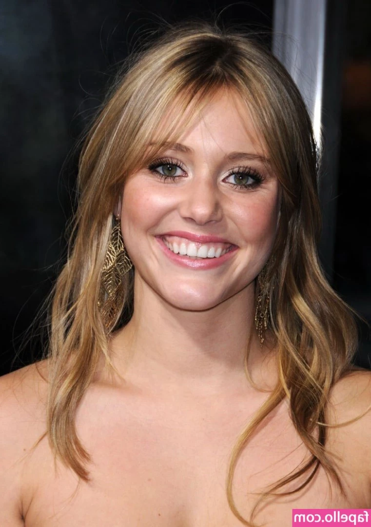 Julianna Guill [ julianna-guill ] - Do I have any marvel fans?