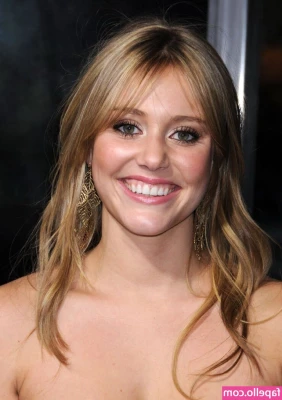 Julianna Guill [ julianna-guill ] - Do I have any marvel fans?