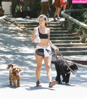 Danielle Campbell [ danielle-campbell ] - Feed me