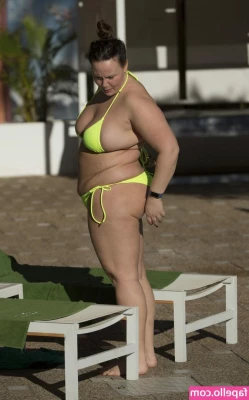 Chanelle Hayes [ chanelle-hayes ] - Its down-pouring in SoFl currently so there's nothing else to do