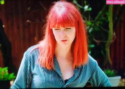 Izzie Balmer [ izzie-balmer ] - Letting My toes get some sunshine