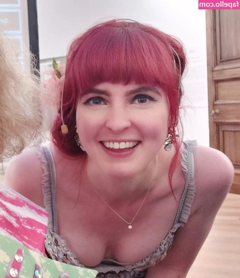 Izzie Balmer [ izzie-balmer ] - I still prefer to ride you baby     Hope you could subscribe on my