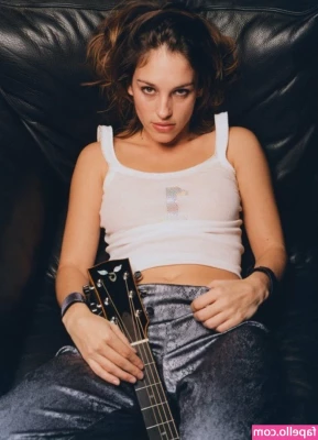 Amy Jo Johnson [ amy-jo-johnson ] - who else just gets naked anywhere  LOL