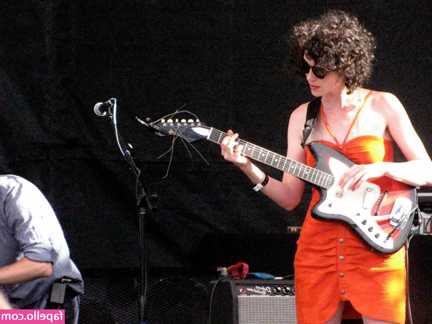 Annie Clark [ annie-clark ] - The water is so refreshing