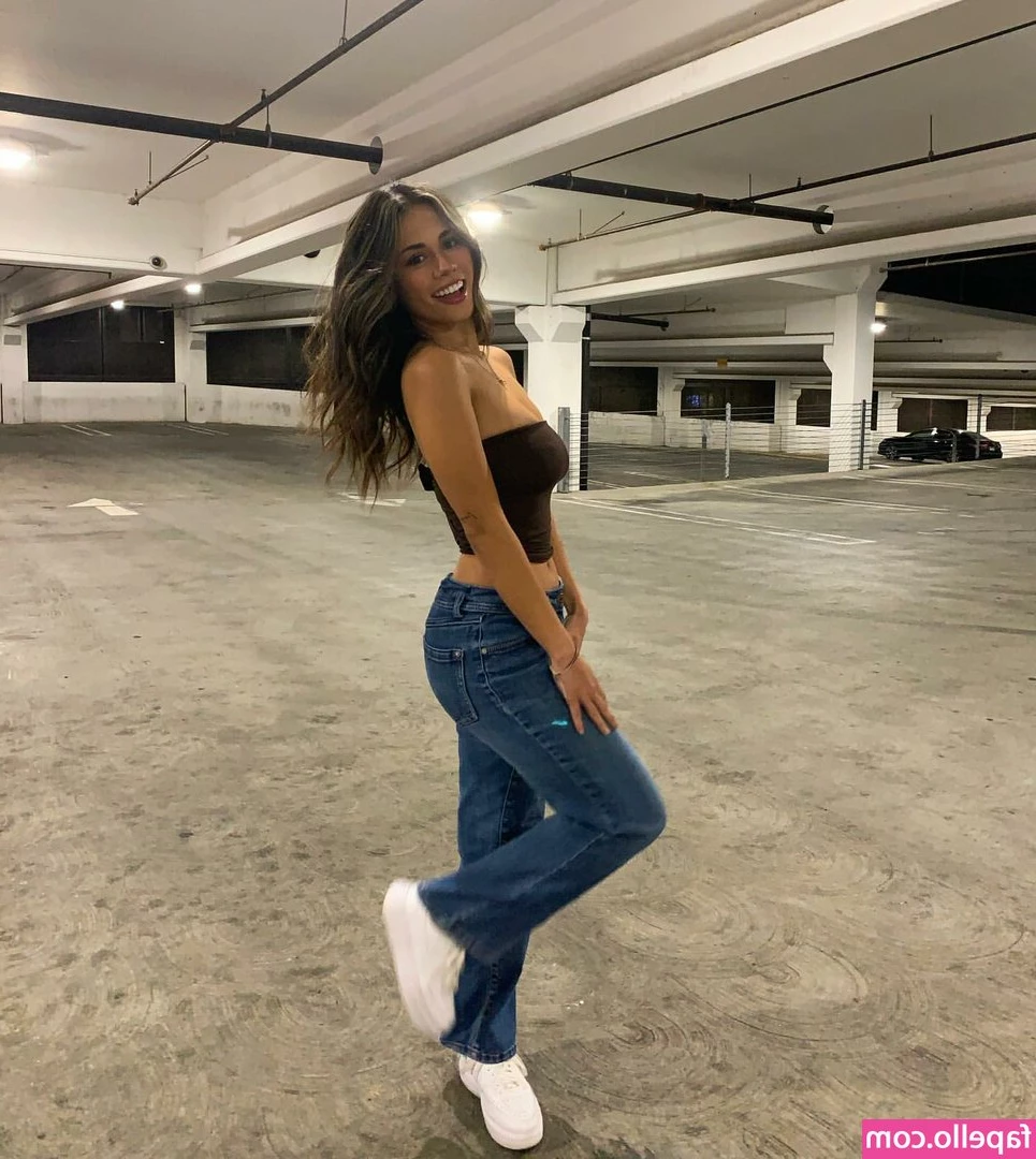 Emily Ellanah [ emily-ellanah ] - So I'm famous now.