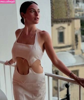 Melis Sezen [ melis-sezen ] - yellow flats   tan sheer peds