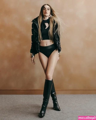 Melis Sezen [ melis-sezen ] - Dick pic 1   Come get me harder