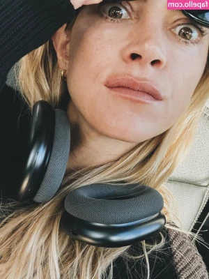 Emily Wickersham [ emily-wickersham ] - THANK YOU RICHIE BABY 😘 YOU MADE MY DAY 😘 HE JUST BOUGHT ALLLL