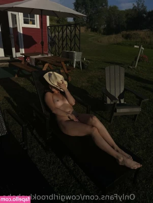 cowgirlbrooklynbabe [ cowgirlbrooklynbabe-1 ] - Thank you daddy    eating me and letting me cum while I answer