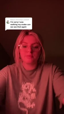 peachnmelons - Blowjob on my bed :3
