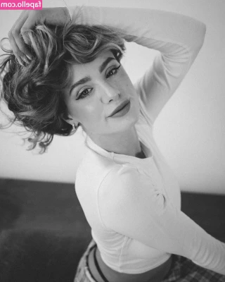 Wiktoria Gasiewska [ wiktoria-gasiewska ] - Hiiiiiii I hope you’ll be my valentine today <3 please read