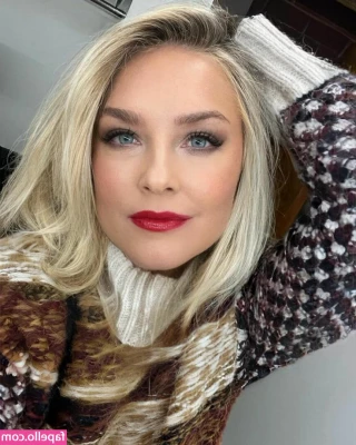 Elisabeth Röhm [ elisabeth-rohm ] - I need a throat that can handle this