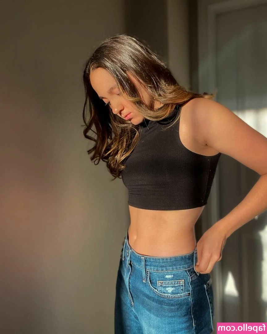 Kaycee Rice [ kaycee-rice ] - I have such a hard time spreading my cheeks open to show you the