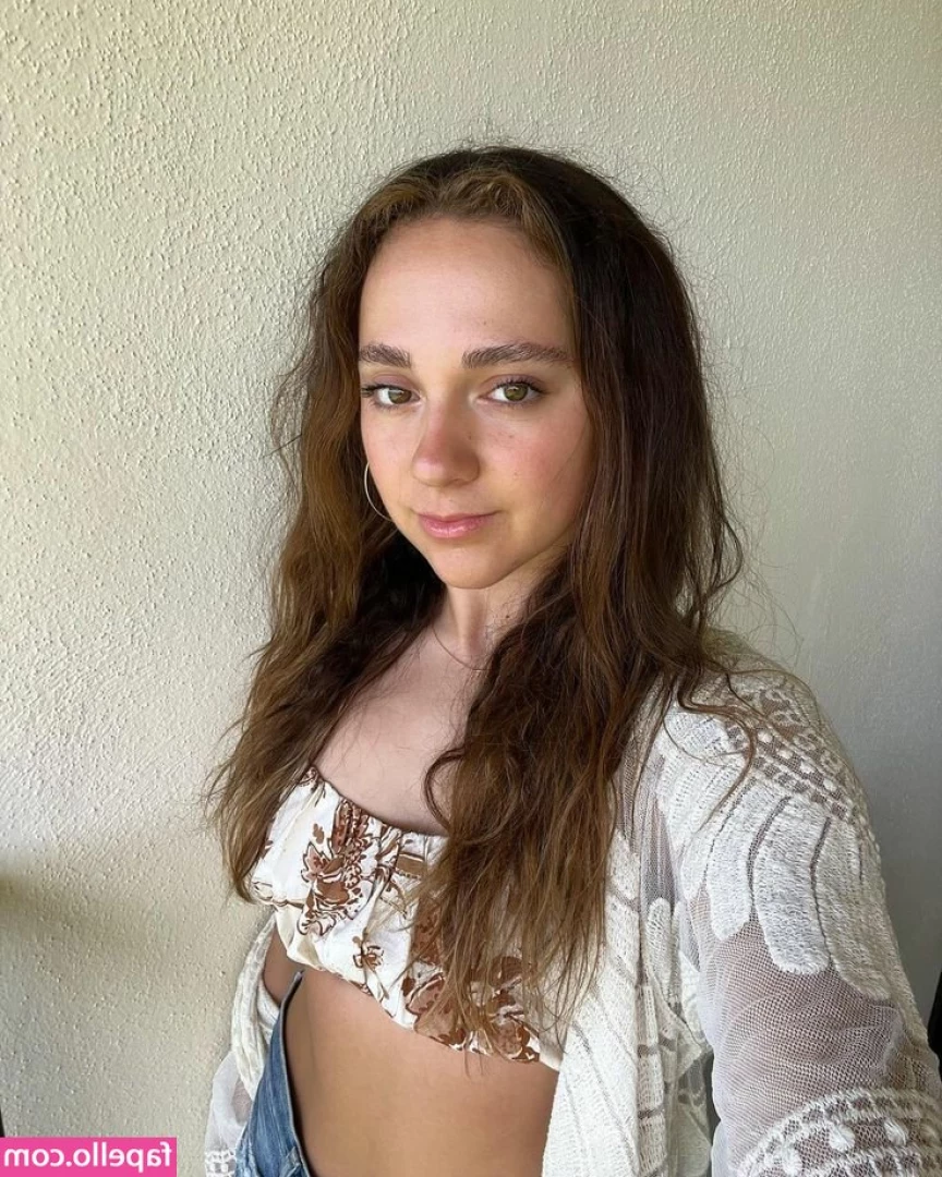 Kaycee Rice [ kaycee-rice ] - Sono tutta carina e rosa ma a volte di notte  Controlla nei messaggi