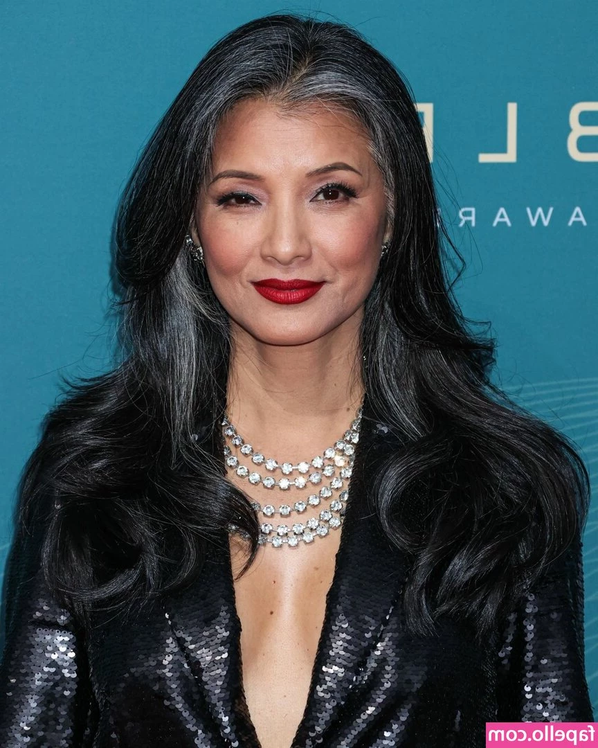 Kelly Hu [ kelly-hu ] - Cock ratings right now for  5  Dm me