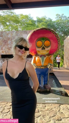 Emily Lind [ emily-lind ] - My cheeks are so rosy! 🤣