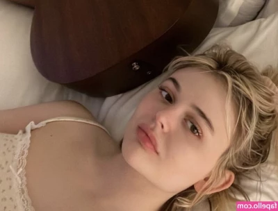 Emily Lind [ emily-lind ] - There s plenty more of this baddie   Be sure to tip to see the rest