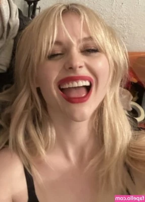 Emily Lind [ emily-lind ] - Someone help me out