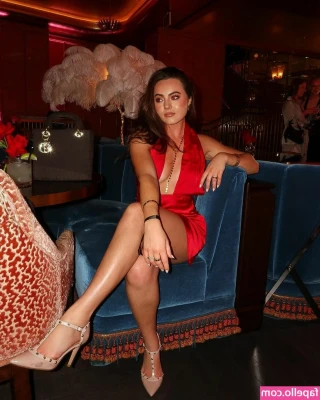 Ava Allan [ ava-allan ] - posing for everyone if anyone wants to see more or spisific content