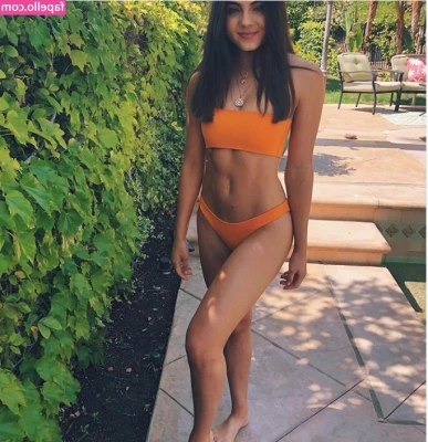 Ava Allan [ ava-allan ] - Just did some ignoring while having my feet stared at while I did