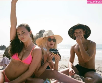 Ava Allan [ ava-allan ] - อะไรไม่รู้อ่า แต่ชอบ555