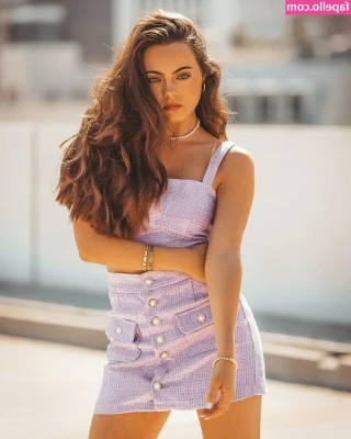 Ava Allan [ ava-allan ] - Stream started at 04/26/2022 01:54 am  get ready with me naked 😏