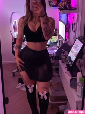 ravid_azar [ ravid-azar ] - squeeze me please...pretty fucking please