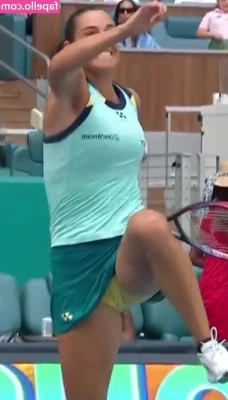 Caroline Garcia [ caroline-garcia ] - Still around y all   I ve just been pet sitting like crazy  Gonna cut