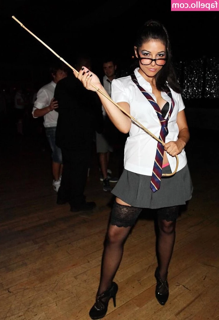 Roxanne Pallett [ roxanne-pallett ] - write to me and let s have a hot chat