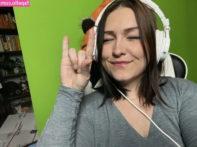 Tamara Lynn Chambers [ tamara-lynn-chambers ] - Hauch und Funke Freud  zu Silvester