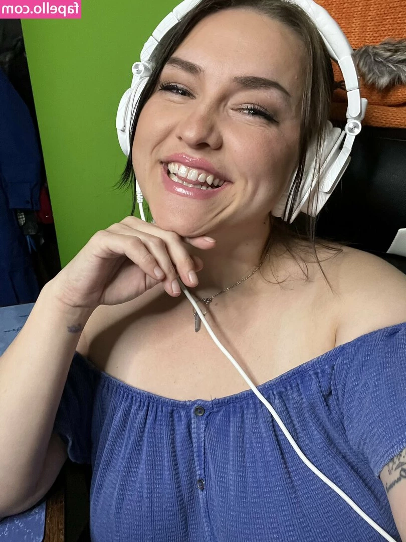 Tamara Lynn Chambers [ tamara-lynn-chambers ] - hiiii