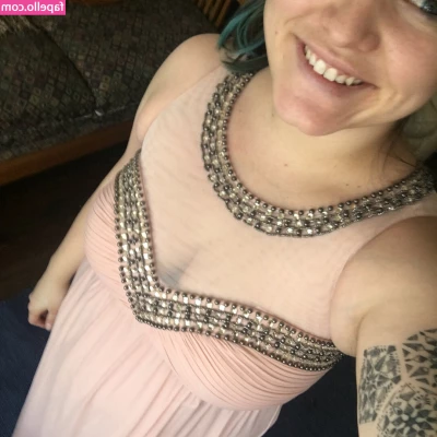 Tamara Lynn Chambers [ tamara-lynn-chambers ] - Guess who s live streaming right now     Chaturbate com HarperTheFox