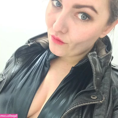 Tamara Lynn Chambers [ tamara-lynn-chambers ] - Good morning!  Running a sale on my paid pages to celebrate all the