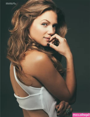 Tracy Spiridakos [ tracy-spiridakos ] - Life is better by the pool