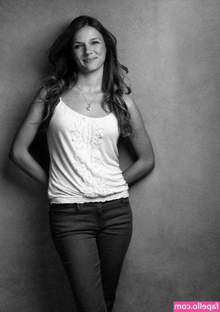 Tracy Spiridakos [ tracy-spiridakos ] - I want to see you naked❤️😉