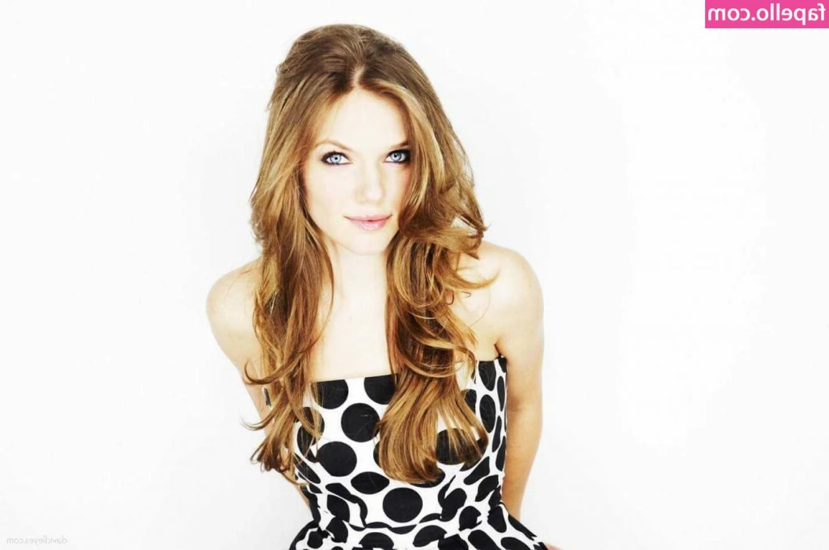 Tracy Spiridakos [ tracy-spiridakos ] - Someone want to help her paddle me