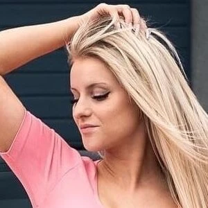 Stefanie Sutton