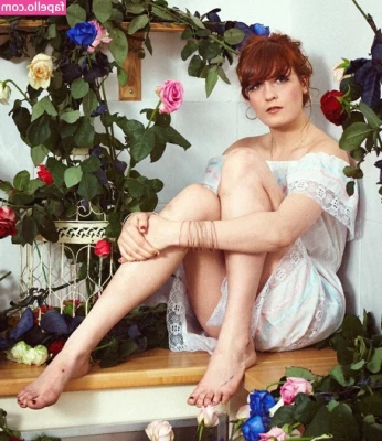Florence Welch [ florence-welch ] - Finally back home after an amazing vacation    Can t wait to edit