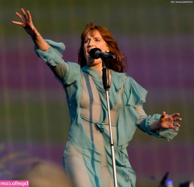 Florence Welch [ florence-welch ] - Juliette just being naughty