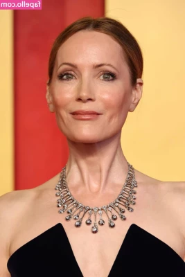 Leslie Mann [ leslie-mann ] - which would be your fav song to play while you're fucking me? 🥵